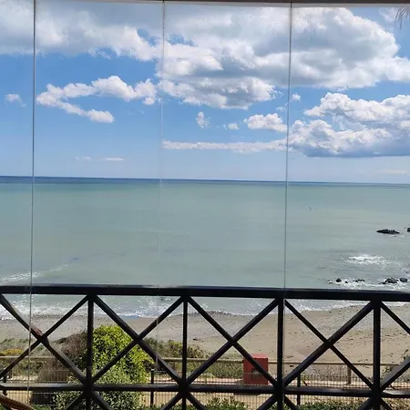 Frontline Apartment, La Perla De La Bahia, Bahia De - Estepona Διαμέρισμα *